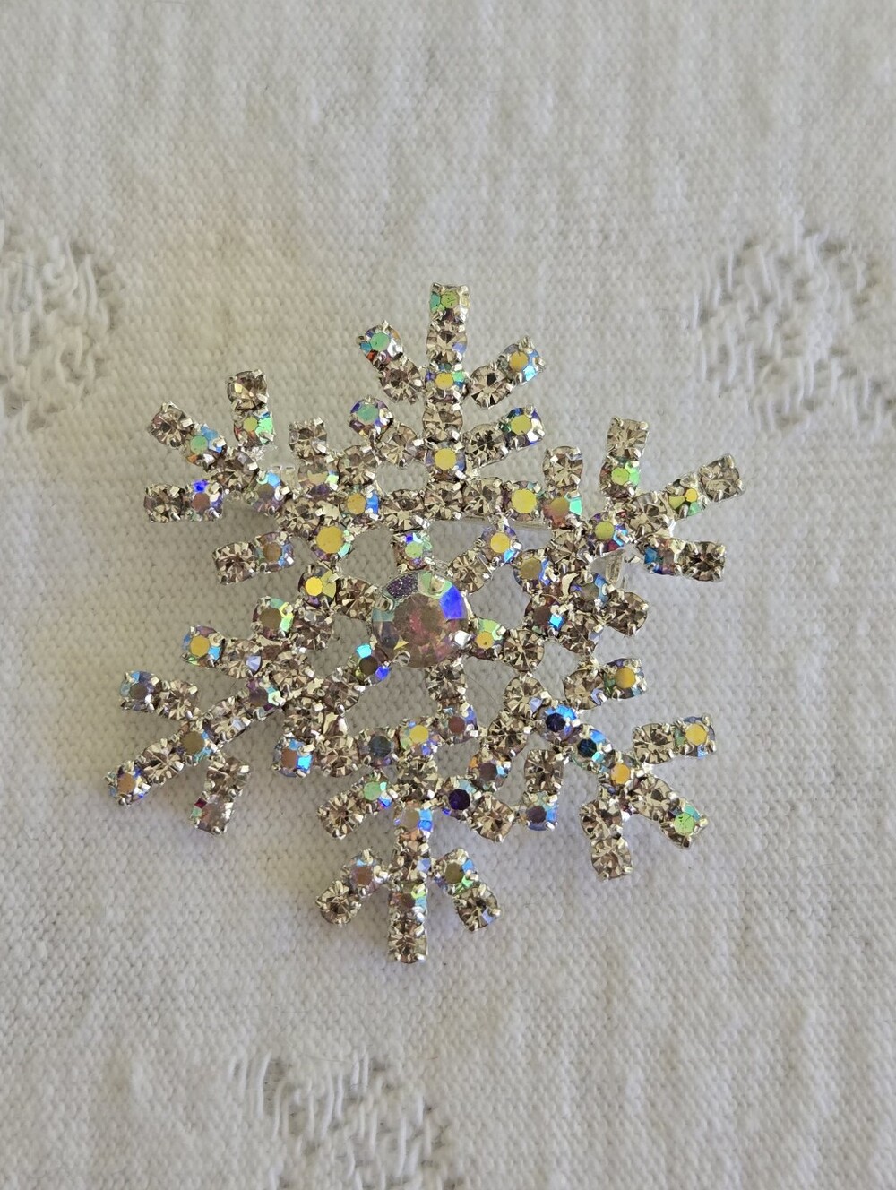Sparkling Crystal Snowflake Brooch - Silver Aurora Holiday Christmas